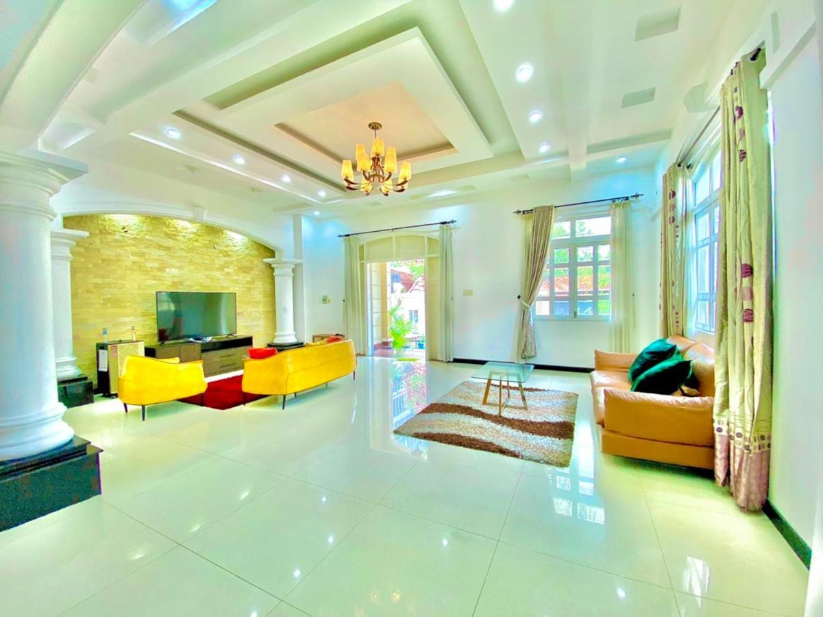 Gem 15, Biet Thu 8 Phong Ngu Lon, Ho Boi Lon Villa *