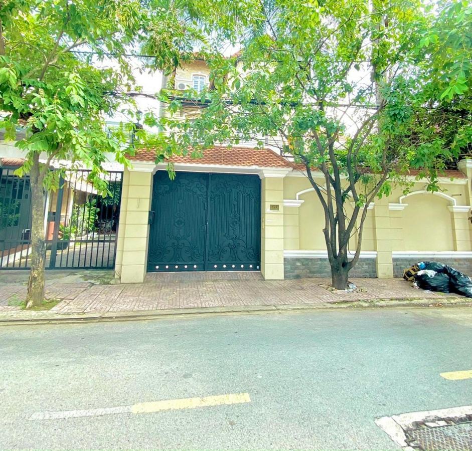 Gem 15, Biet Thu 8 Phong Ngu Lon, Ho Boi Lon Villa Ho Chi Minh City