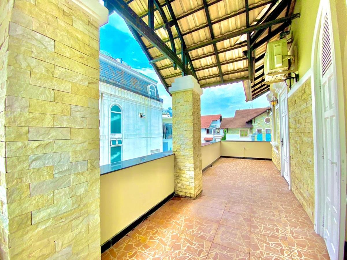 Gem 15, Biet Thu 8 Phong Ngu Lon, Ho Boi Lon Villa Ho Chi Minh City