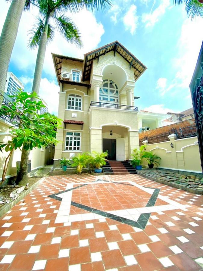 Gem 15, Biet Thu 8 Phong Ngu Lon, Ho Boi Lon Villa