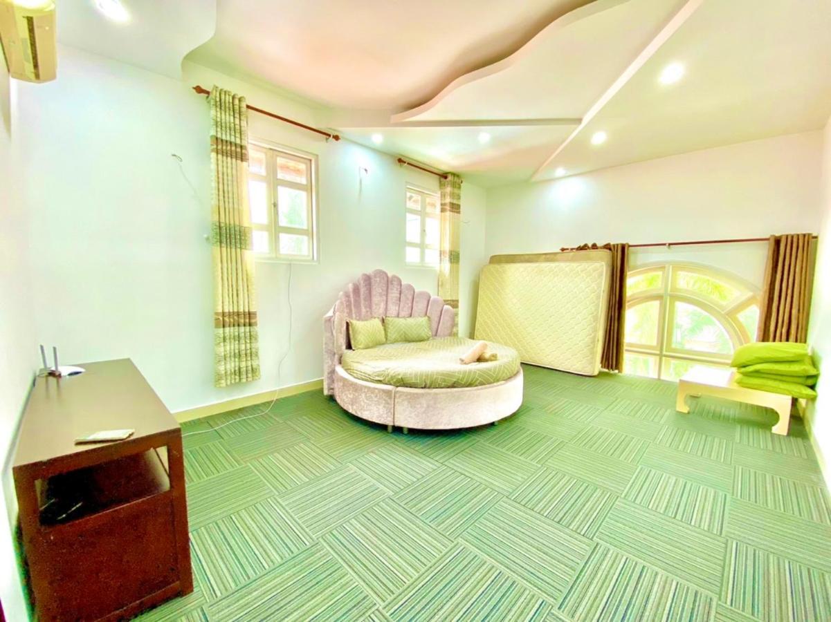 Gem 15, Biet Thu 8 Phong Ngu Lon, Ho Boi Lon