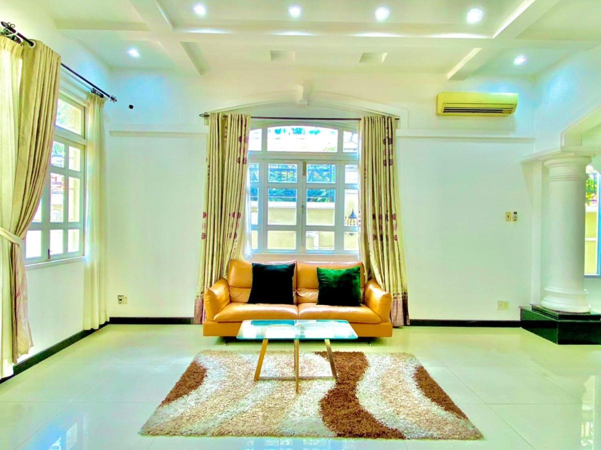 Gem 15, Biet Thu 8 Phong Ngu Lon, Ho Boi Lon Villa *