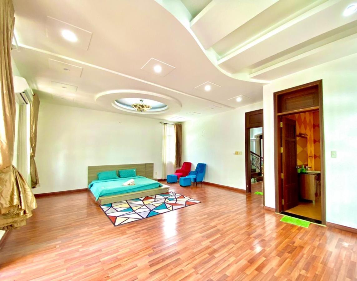 Gem 15, Biet Thu 8 Phong Ngu Lon, Ho Boi Lon *