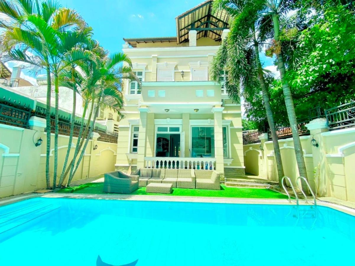Gem 15, Biet Thu 8 Phong Ngu Lon, Ho Boi Lon Villa
