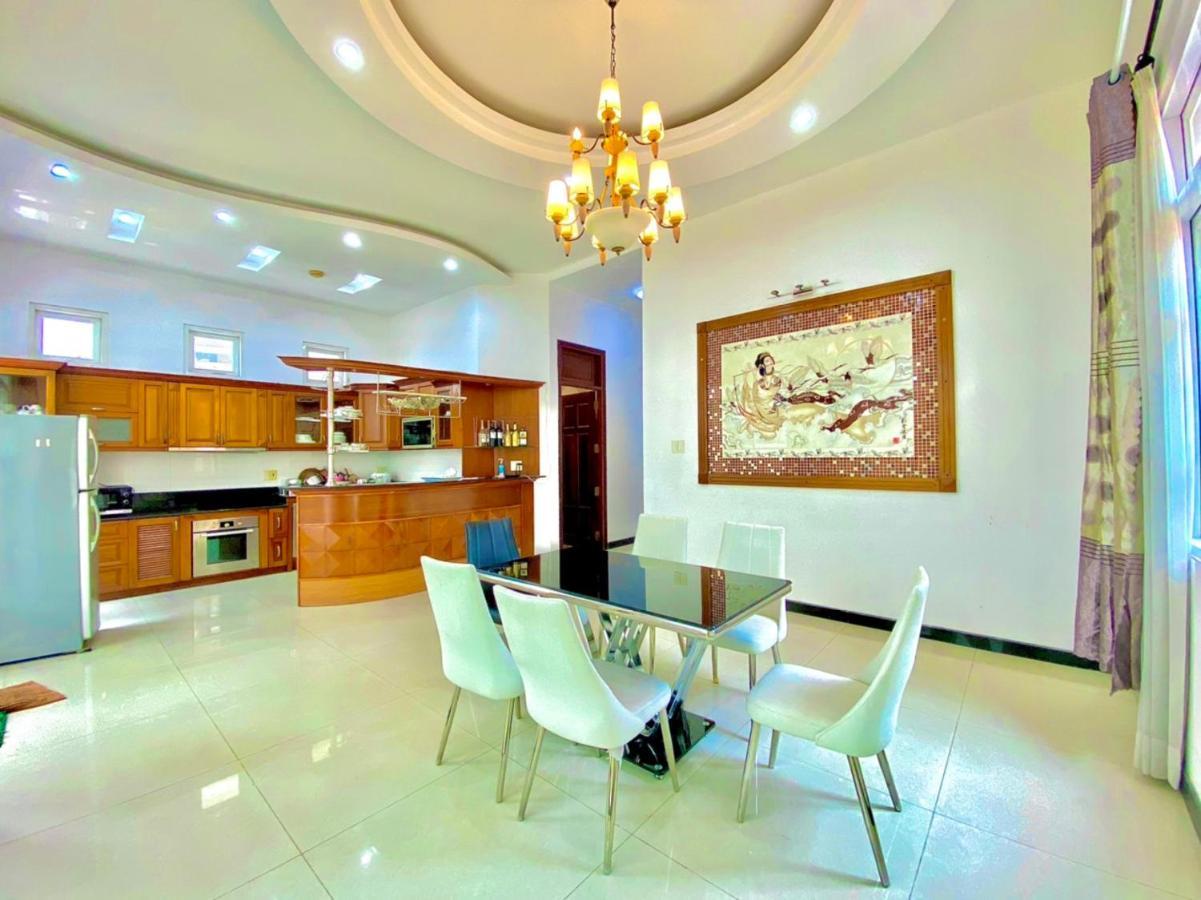 Gem 15, Biet Thu 8 Phong Ngu Lon, Ho Boi Lon Ho Chi Minh City